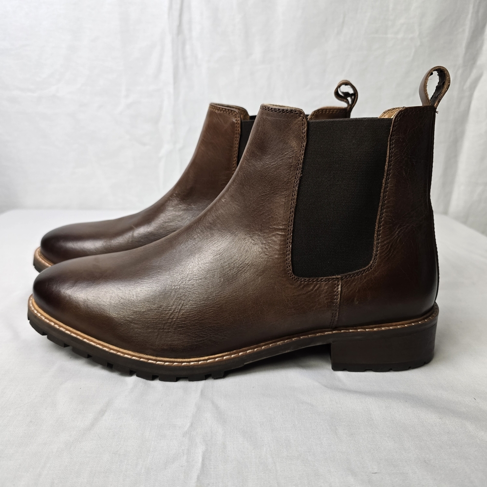 DAILY DEAL!!! Reserved Footware New York. Elegant Dark Brown Leather Ankle Boots - Picture 2 of 6